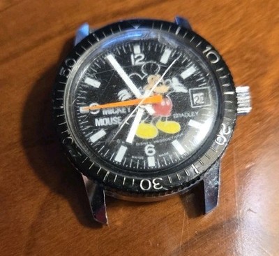 Bradley Disney Analog Manual Men  Rare Mickey Mouse Skin Diver Watch Model 015S