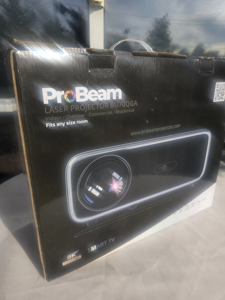 Proyector láser PROBEAM BU70QGA 8k SMART TV y pantalla Titan TNS-100 Foto 3 de 4