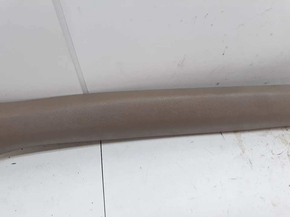 95-98 GMC TAN LEFT DRIVERS A-PILLAR TRIM 15707257 Foto 3 de 4