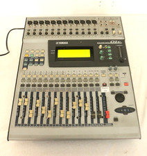 Mixer digitale Yamaha 01V