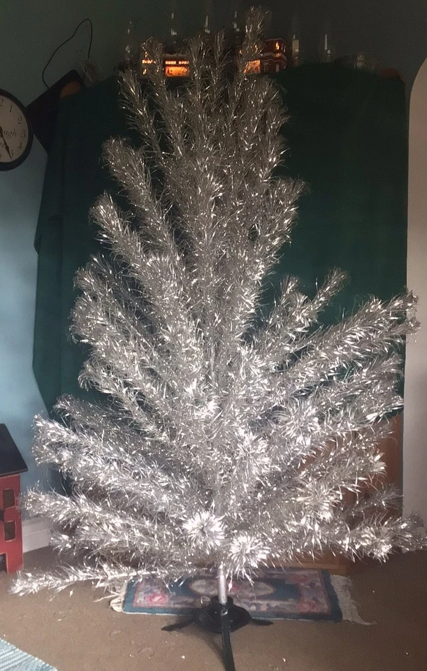 VTG 6 1/2’ Aluminum 105 Branch Pom Pom Consolidated Novelty Xmas Tree 7110 + Box - Image 2 of 4