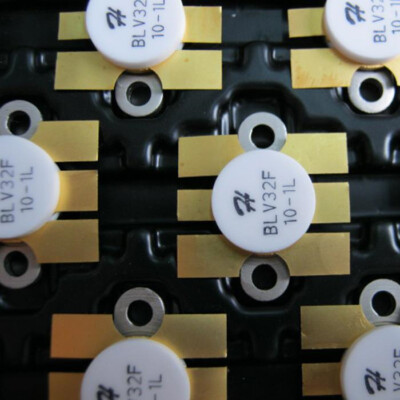 1X BLV32F NPN SILICON RF POWER TRANSISTOR (PHILIPS)