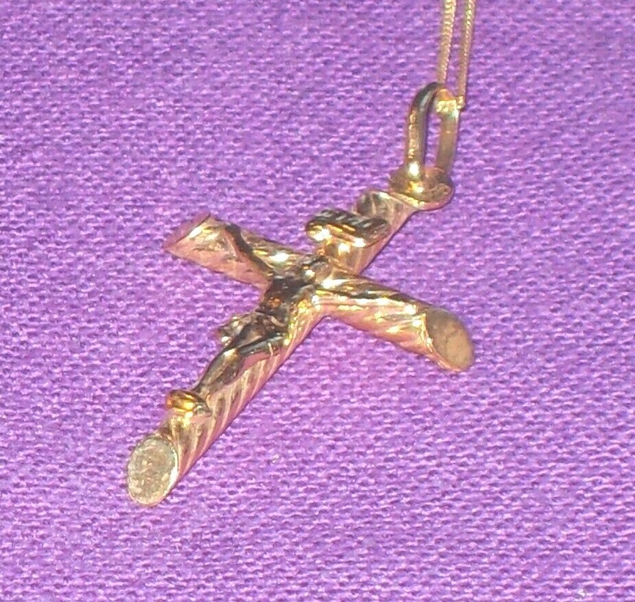 H Samuel 9ct Gold Crucifix And Chain H Samuel Cross Necklace 2025