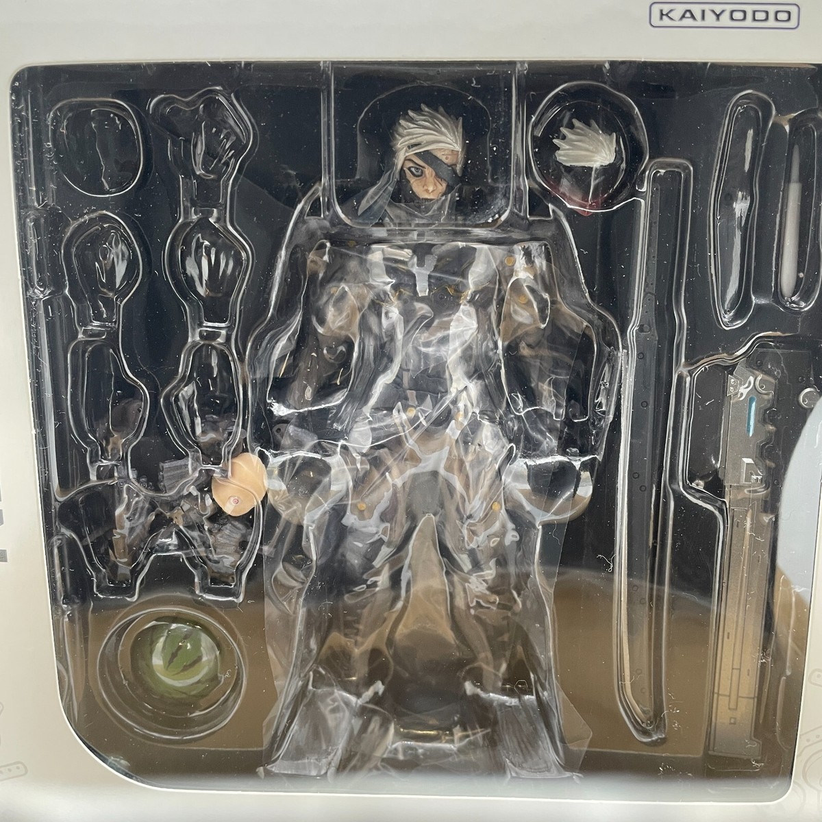 Reol 第6感 フィギュア 【G0674-007】145 Revoltech Yamaguchi METAL GEAR RISING REVENGEANCE RAIDEN