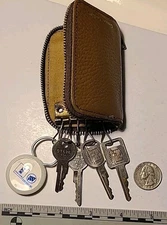 Lot 4 Vintage GM General Motors, Cadillac Logo Keys Automobile Cars & Holder