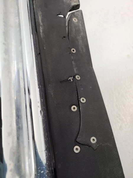 90-91 BLAZER JIMMY Full Size Front Bumper Chrome With Guards - Image 4 of 4