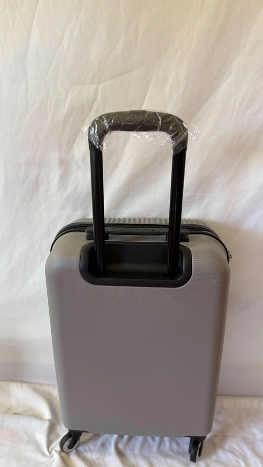 New CALVIN KLEIN Gray Carry On Hardcase Luggage 20" Spinner Lightweight Suitcase - Image 3 of 4