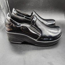 Easy Works Womens 5.5M Lyndee Clogs Black Patent Leather Easy Street