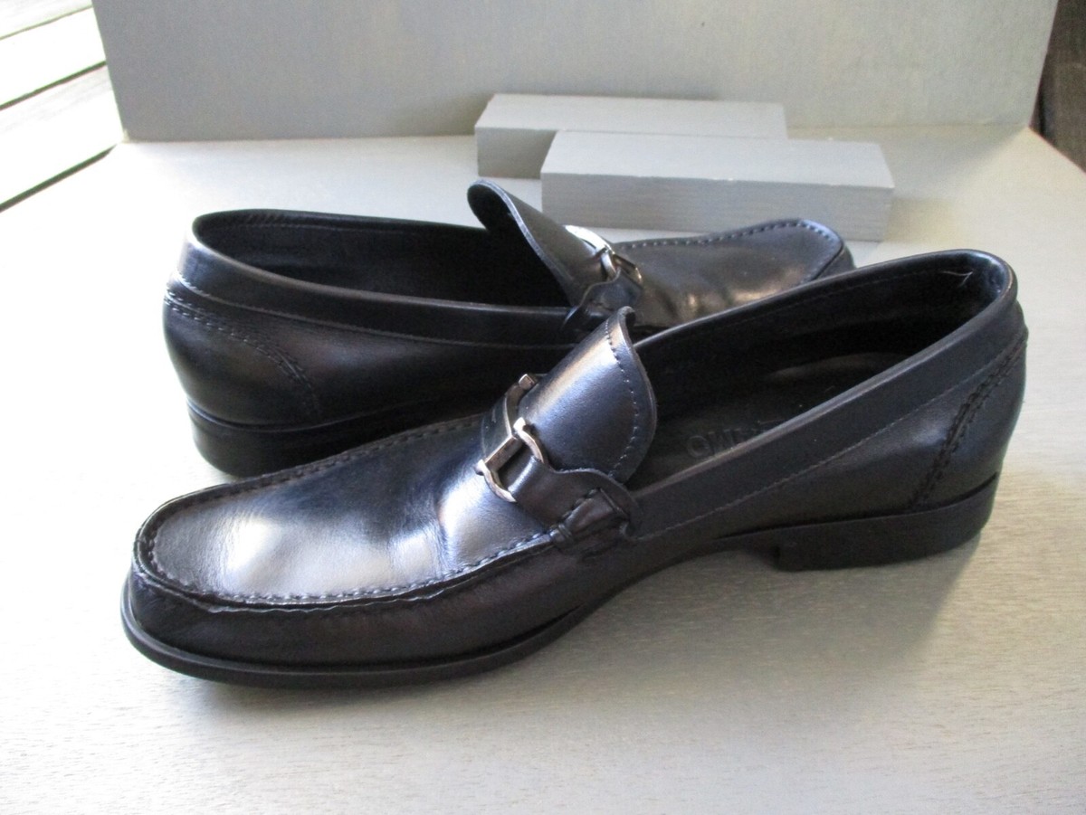 Salvatore Ferragamo 47679 authentic black leather modern logo