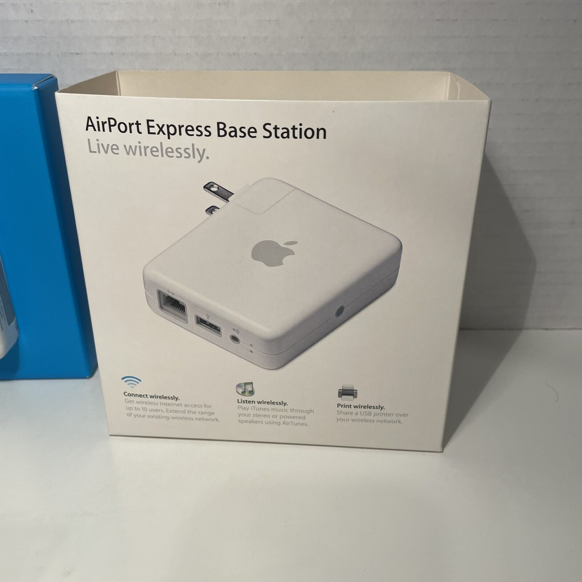 APPLE AIRPORT EXPRESS A1084 54 Mbps Wireless G Router (M9470LL/A