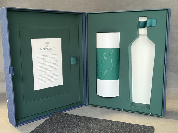 caja whisky Macallan Peter Blake ,  vacía , solo caja y lámina