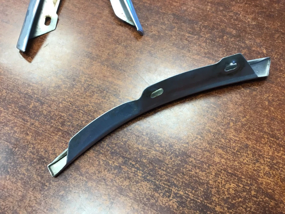 Ford Torino Ranchero GT Cobra 1970 1971 usado guardabarros delantero molduras de labios molduras Foto 4 de 4