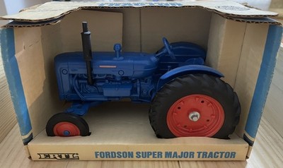 VINTAGE ERTL 859 FORDSON SUPER MAJOR . Red Wheels 1/16 Scale 