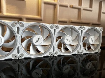 4 x LÜFTER  ASUS TUF Gaming     MR120 120mm aRGB Lüfter SET  WEISS