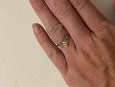 9ct Yellow Gold Patterned Wishbone Ring
