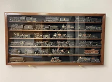 HO Scale Model Train Display Case Lockable Collection Shelf Cabinet Walnut LARGE
