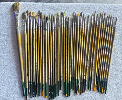 Huge Estate Lot of 81 Professional Artist Paintbrushes - Simmonds, England, etc