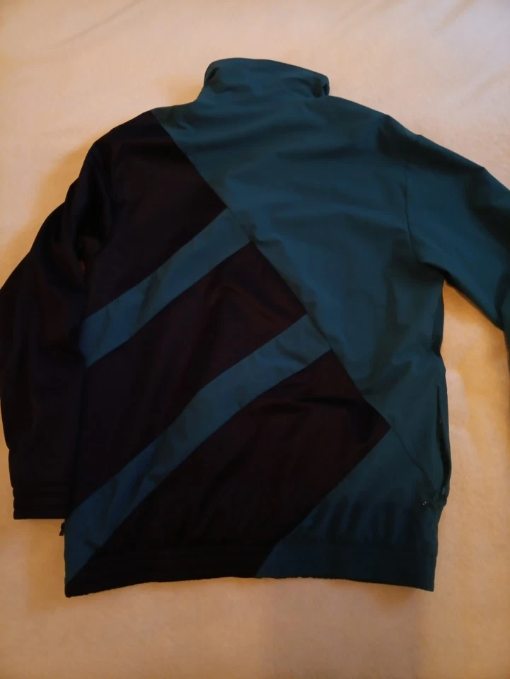 Adidas Jacke Equipment Gr.L wie Neu Schwarz/grün selten, Limited, kaum getragen - Bild 4 von 4