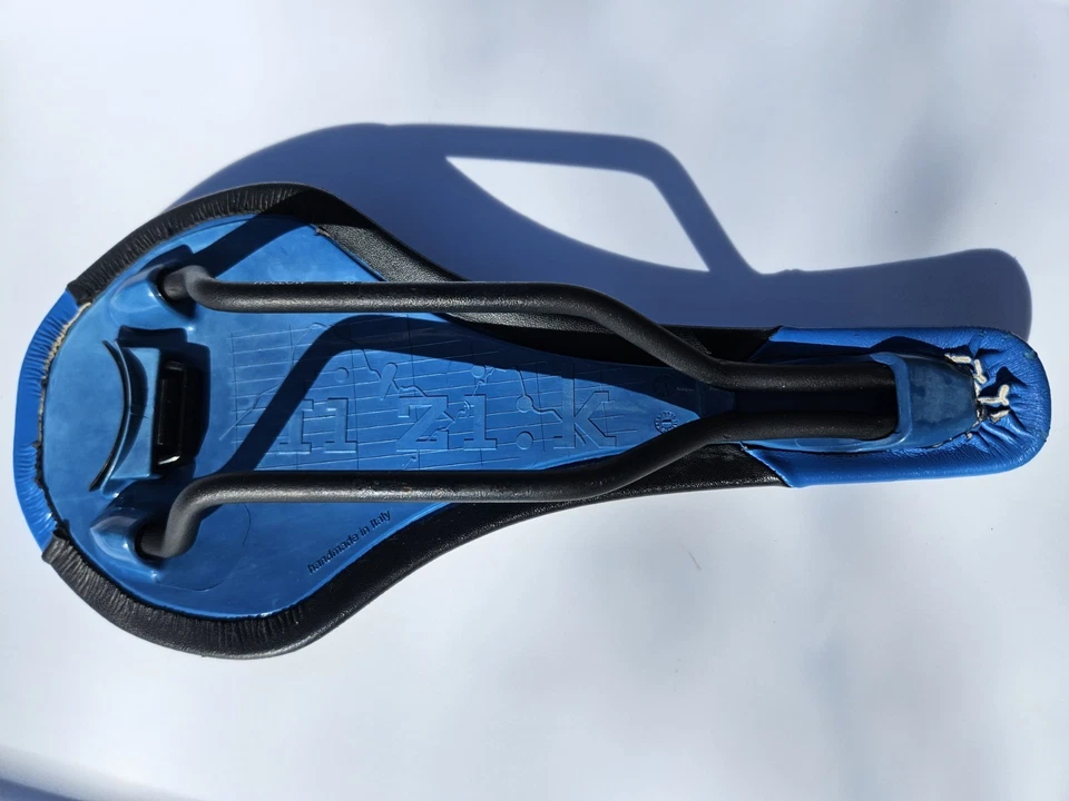 Fizik Tundra 2 马鞍锰空心滑轨黑色蓝色手工制作意大利 — 第 4/4 张图片