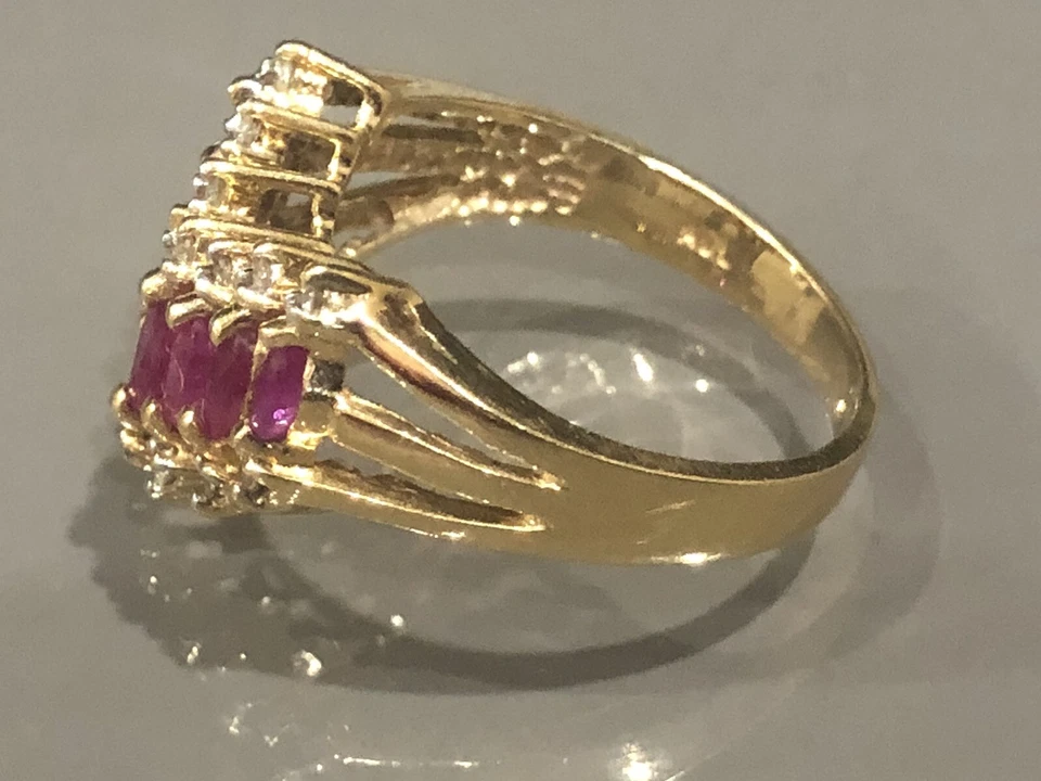 14K Yellow GOLD RING DIAMONDS RUBIES SIZE 6 4.1 Grams - Image 4 of 4
