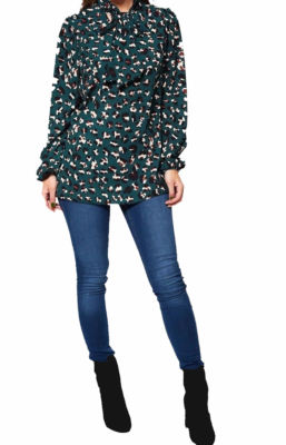 GRÜNE BLUSE MIT SCHLEIFE UND LEOPARDENMUSTER ZUM BINDEN UND SCHÄRPE VON JOHN ZACK
