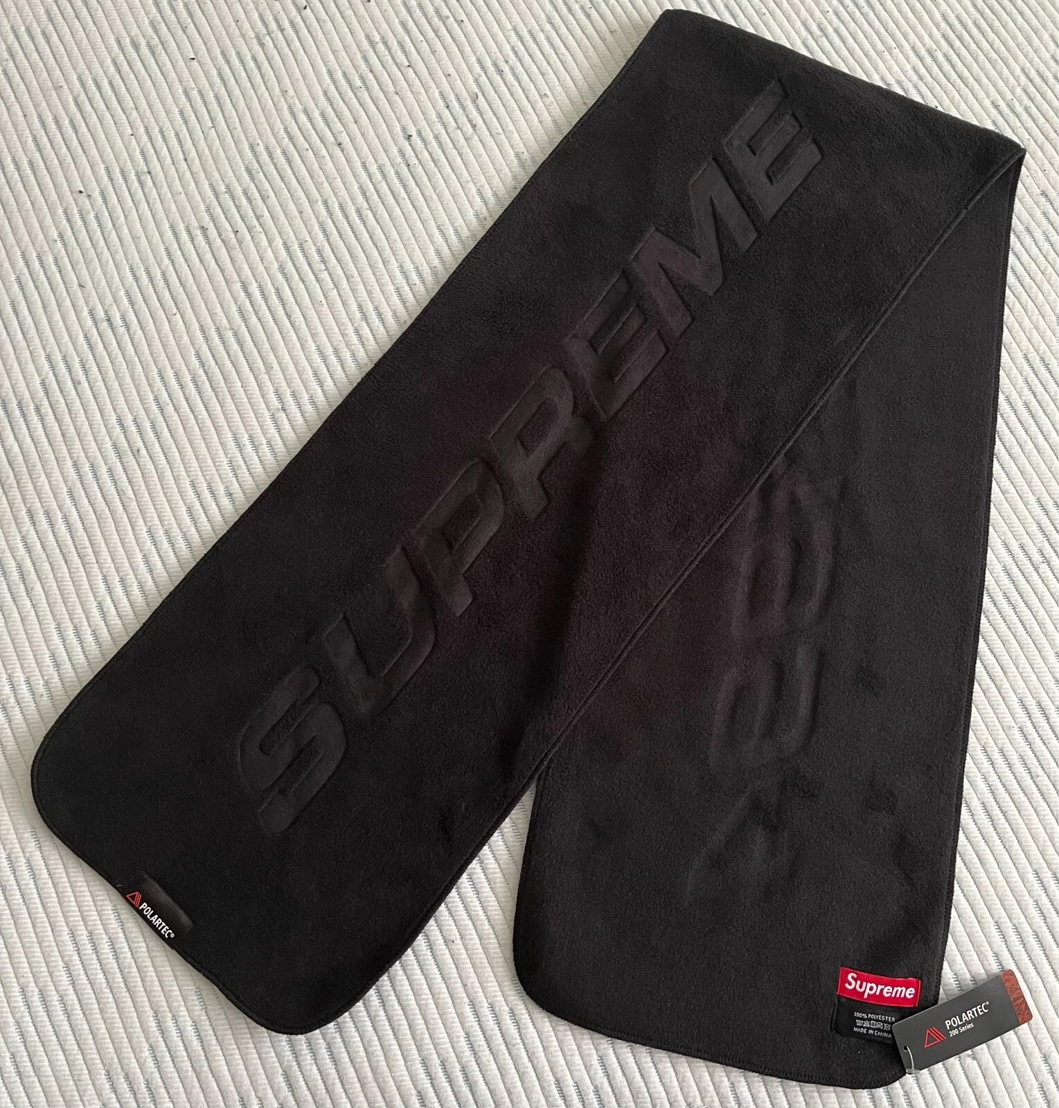 Foulard FW19 Supreme x Polartec Logo Noir   Authentique avec étiquettes