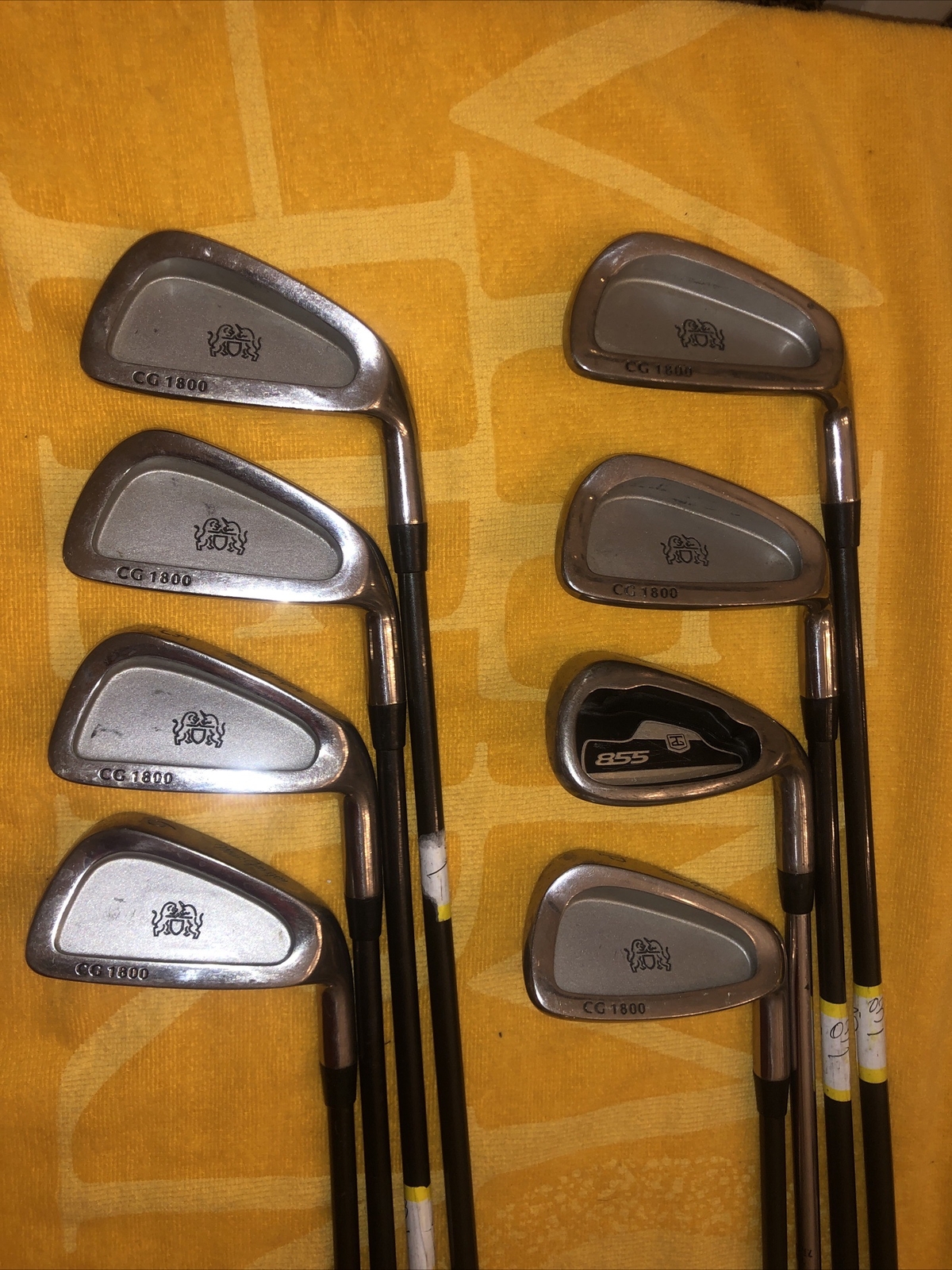 MacGregor CG 1800 Irons 8 Aldila Graphite Regular Flex Mint Grips macgregor-cg-1800-irons-8-aldila-graphite-regular-flex-mint-grips