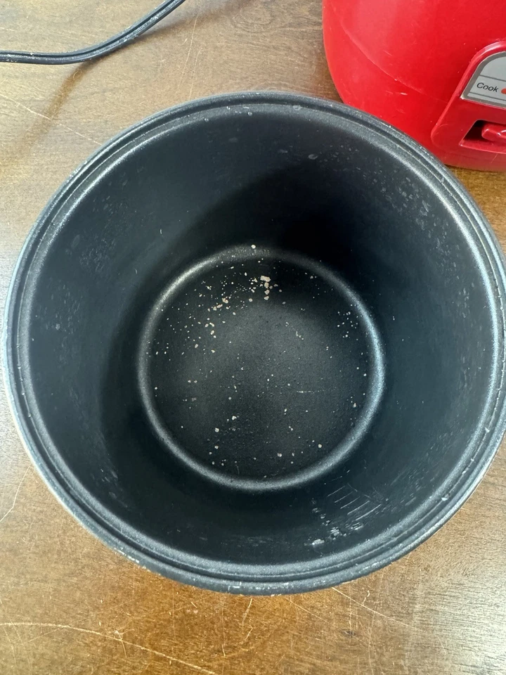 Perfect Cooker – Small Rice Cooker / Multi-Cooker - Image 4 of 4