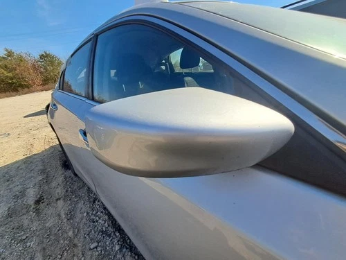 Used Right Door Mirror fits: 2017 Nissan Altima Power Sdn non-heated w/o LED tur