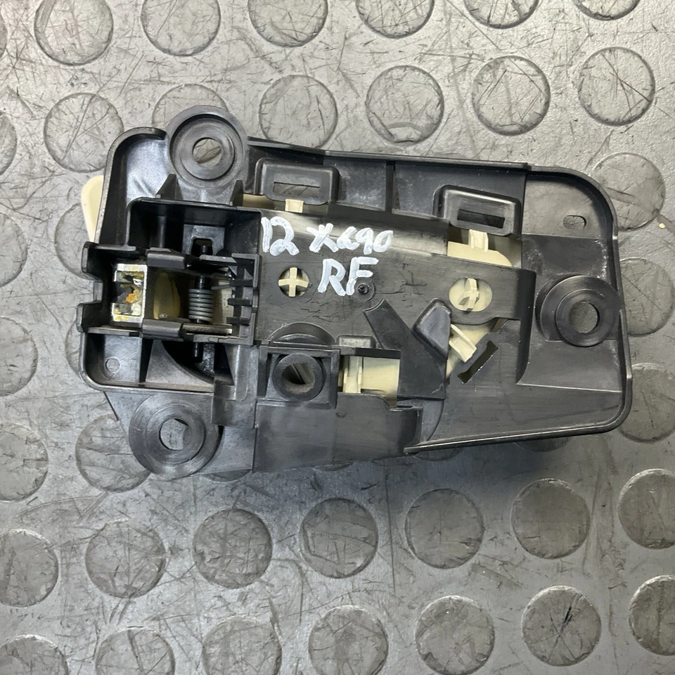 Volvo XC90 2007-2014 manija interior del lado del pasajero delantero derecho OEM Foto 2 de 4