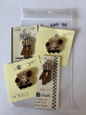 4 Mill Hill Buttons lot 40 