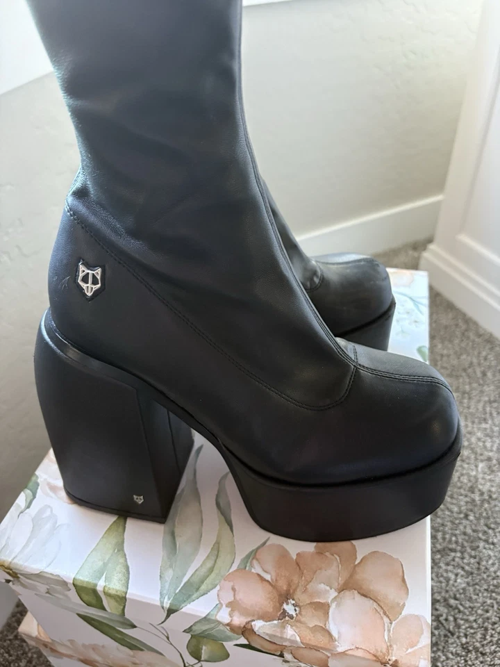 NAKED WOLFE Juicy Thigh 30.5" Botas de Plataforma 7 Negras Orig. $400 tal cual Foto 4 de 4