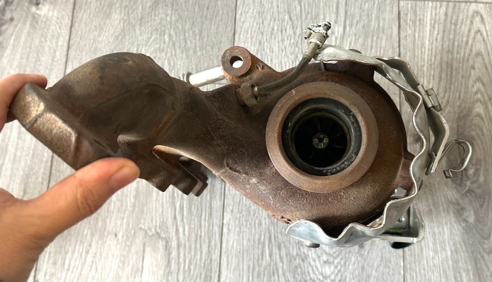 Audi A3 2015 Volkswagen VW Golf turbocompresor turbo, 04L253010B, original OEM Foto 4 de 4