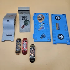 2009 Spin Master Tech Deck Skateboard And Ramp Lot Fingerboard Blind 