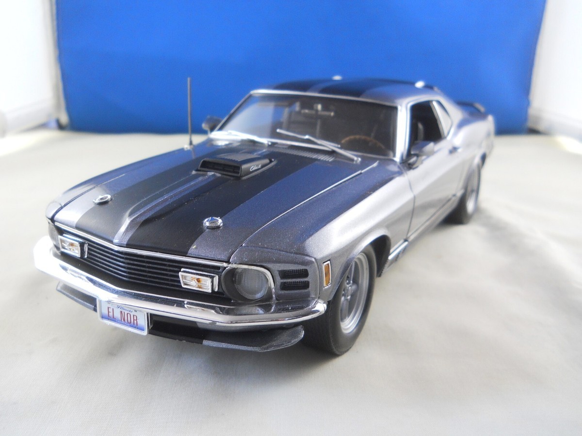 Highway 61 1970 Ford Mustang Mach 1 1:18 Diecast Die-cast