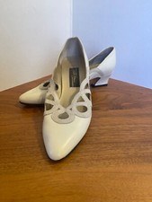 Vintage Sesto Meucci Italian Made Ivory Pumps size 5 1/2