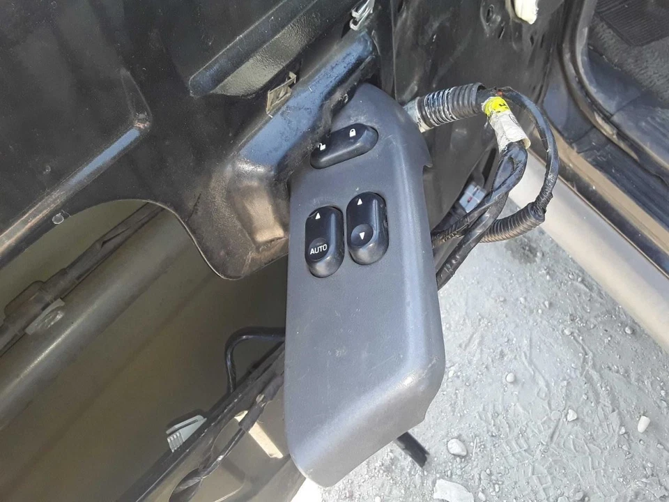 Radiator ID XL2H-8005-DA Fits 01-03 MAZDA B-4000 1529060 Foto 2 de 4