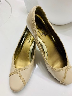 size 8 wide womens shoes