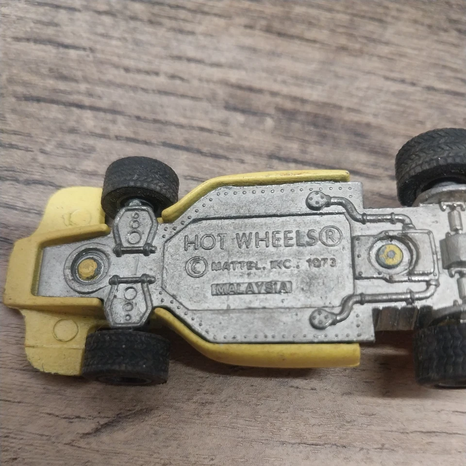 1973 Винтажный Hot Wheels Real Riders Lightning Gold Grand Prix желтый  - Изображение 3 из 4