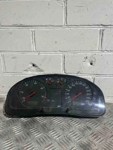 VW PASSAT B5 3B2 Kombiinstrument 3B0920802A 110008960 1.90 Diesel 2003 32451326
