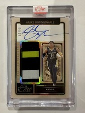 2025 Panini WNBA One and One ARIKE OGUNBOWALE PATCH AUTO GOLD /10 Wings ENCASED!
