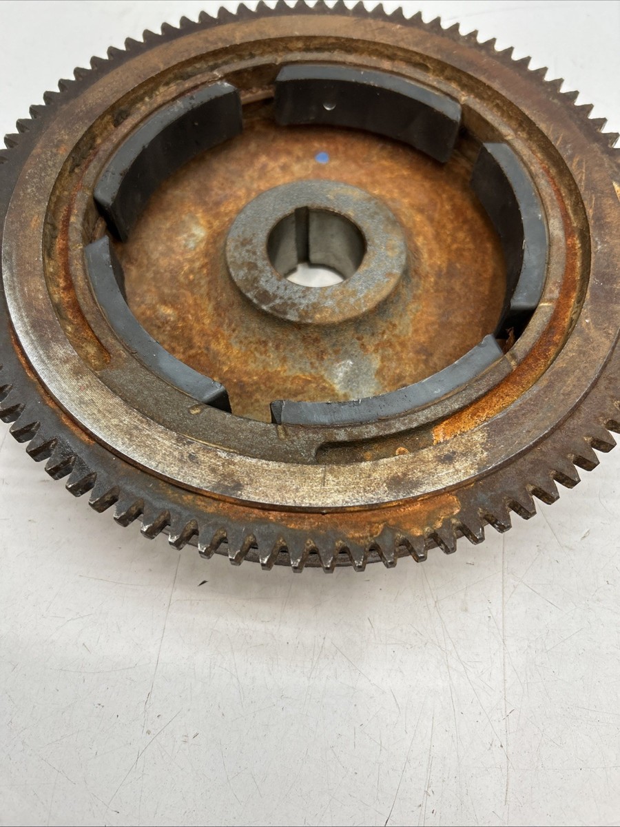 JOHN DEERE KAWASAKI FLYWHEEL AM105570 FD590V FD611V 285 320 GX345