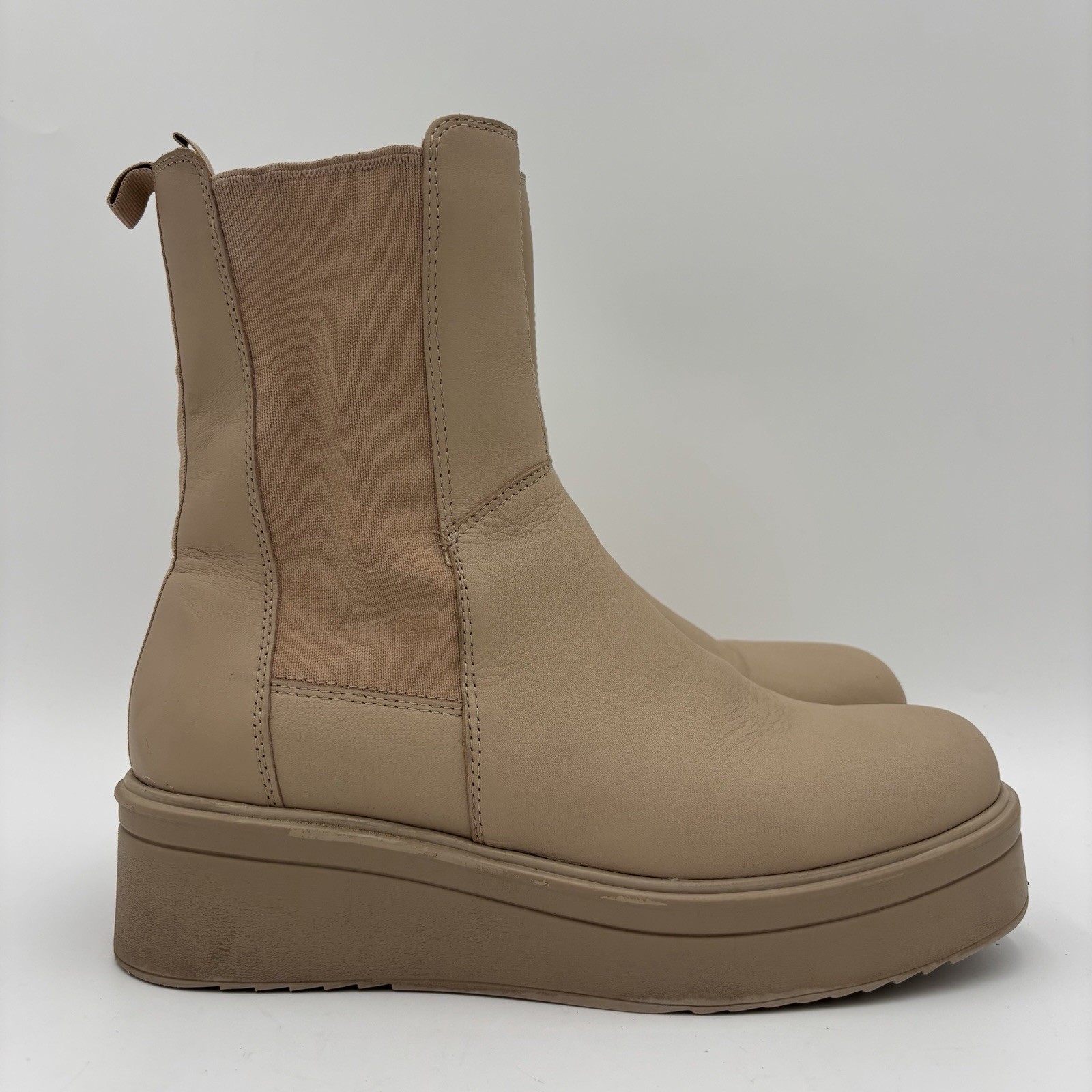 Steve Madden Clarisa Chelsey Boots Tan Platform Women’s Size 8 Leather Chunky