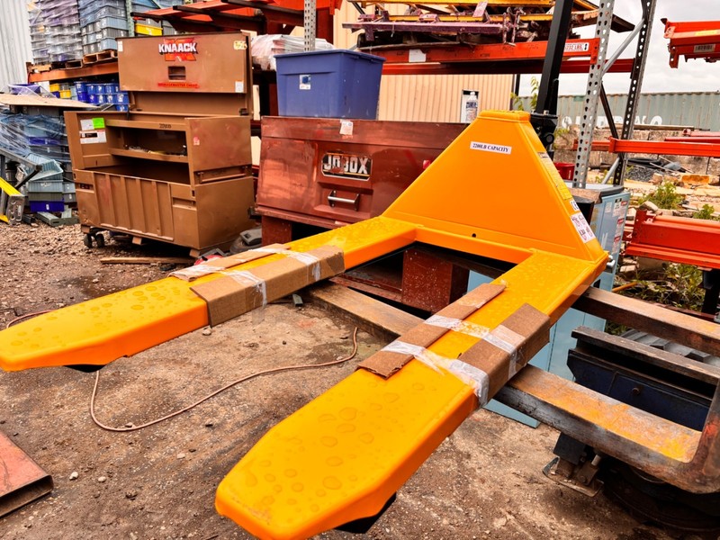 Uline H-1785 Man Pallet scissor lift 2200lbs cap Jack 45” x 27” 31.5 “ Lift