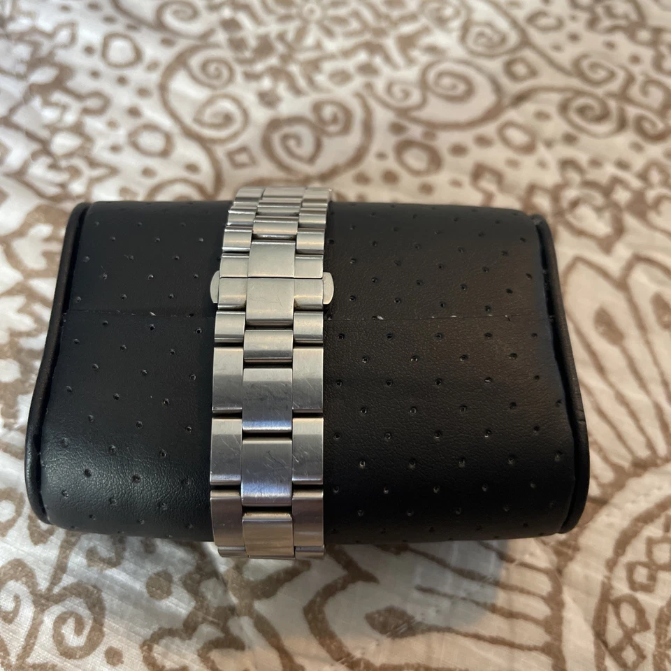 Reloj Gucci Cronoscopio Fábrica Bisel Diamante Esfera Negra Serie 101M Foto 2 de 4