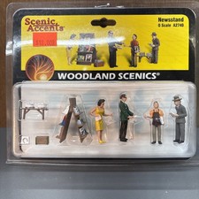 Woodland Scenics A2742 Newsstand figures, NIP, combine shipping