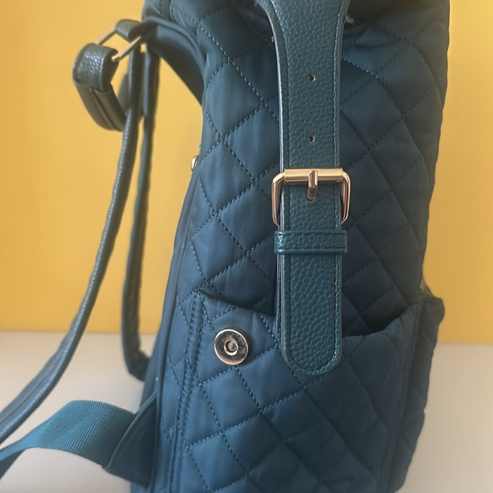 Tommy Bahama Day Trip Backpack Teal Large Quilted Padded  display picture 3