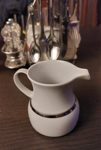 Thomas Porzellan Germany Milch Sahne kännchen mit Platin silber rand 10,5cm