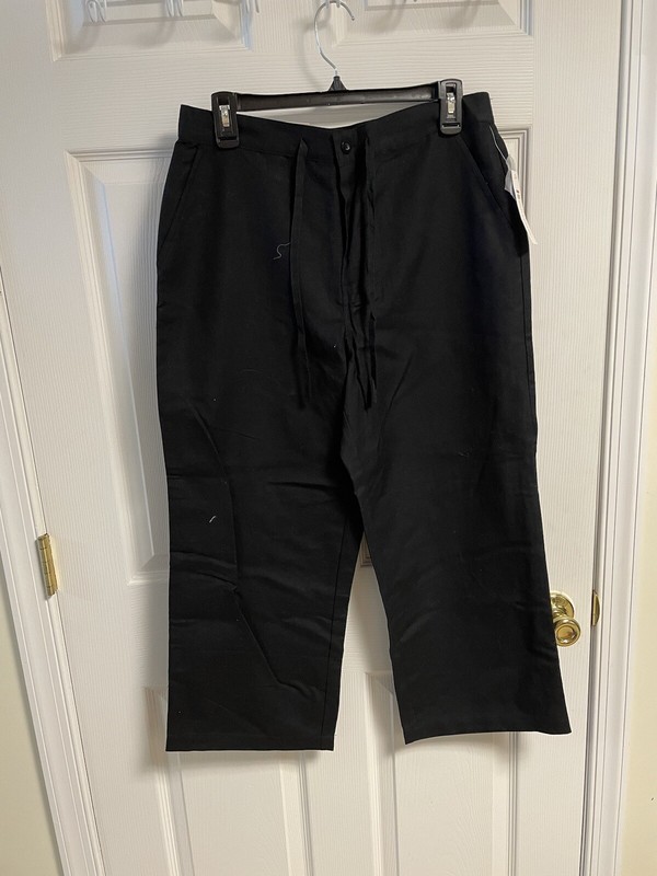 Women's Croft and Barrow capris black size 10 black NWT