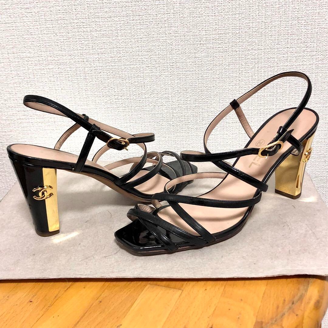 CHANEL Enamel Strap Sandals EU 37 Black x Gold Used From CHANEL Enamel Strap Sandals EU 37 Black x Gold Used From